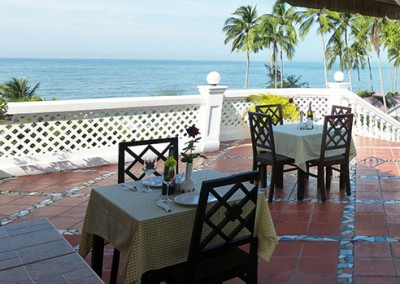 Terrace-Restaurant-with-ocean-view